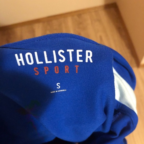 Hollister sport quarter zip - Picture 2 of 2